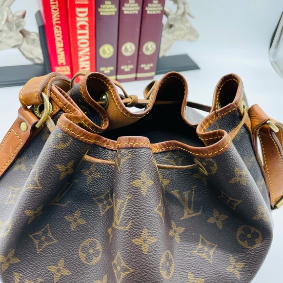 SOLD Noe GM Louis Vuitton Bucket Drawstring - Picture 11 of 15